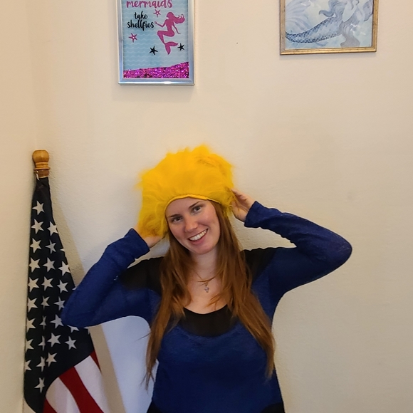 Sport Novelties Wig - Picture 12 of 12